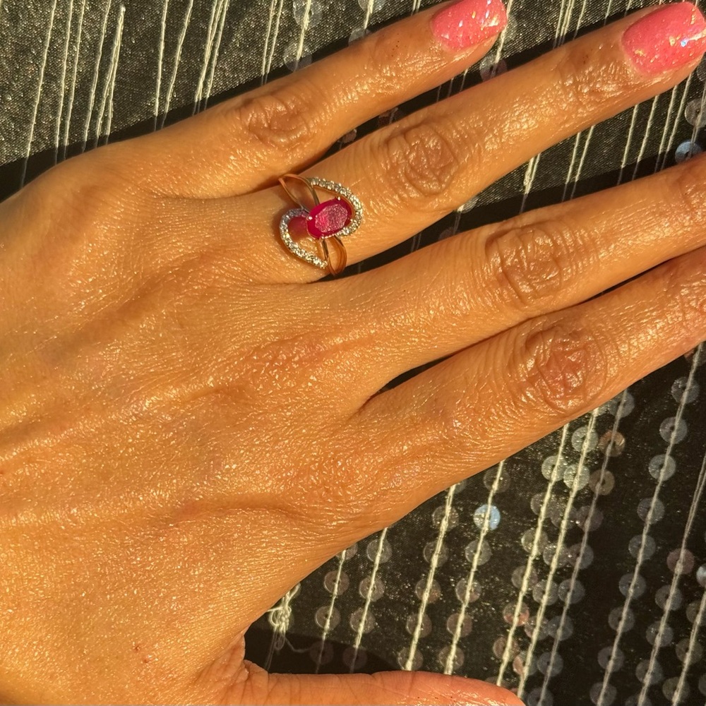 Diamond ring - Picture 1 of 3